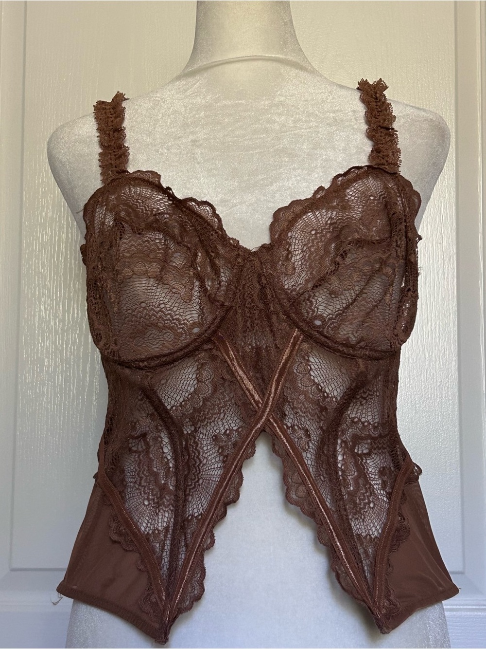 PrettyLittleThing Chocolate Brown Floral Lace Corset Bustier Top Split Hem 12